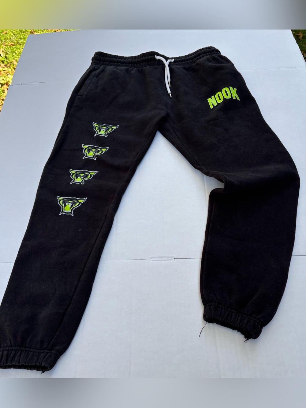 Animal Crossing “Nook” Pennant Black Sweatpants Size Small **READ